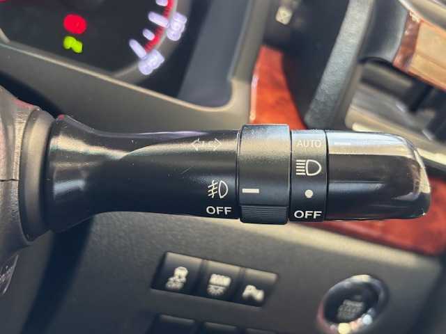 トヨタ ヴェルファイア 2．4Z プラチナセレクションⅡ 埼玉県 2011(平23)年 5.4万km ホワイトパールクリスタルシャイン サンルーフ　/8インチHDDナビ/　　CD/DVD/フルセグ　/バックカメラ　/両側パワースライドドア /パワーバックドア /クルーズコントロール /HIDオートライト /純正18インチアルミホイール /純正ETC