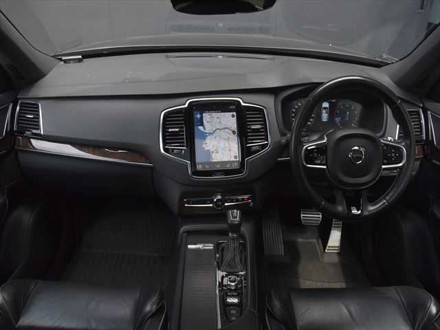 ボルボ ＸＣ９０ T6 AWD Rデザイン 和歌山県 2016(平28)年 6.7万km 黒 インテリSF /パノラマSR /黒革 /前席パワーシート/ACC /純正ナビ /フルセグ /Apple car play /全方位カメラ /シートヒーター /社外リヤモニター /DVDプレイヤー /電動バックドア /LEDヘッドライト /ドライブレコーダー /ETC