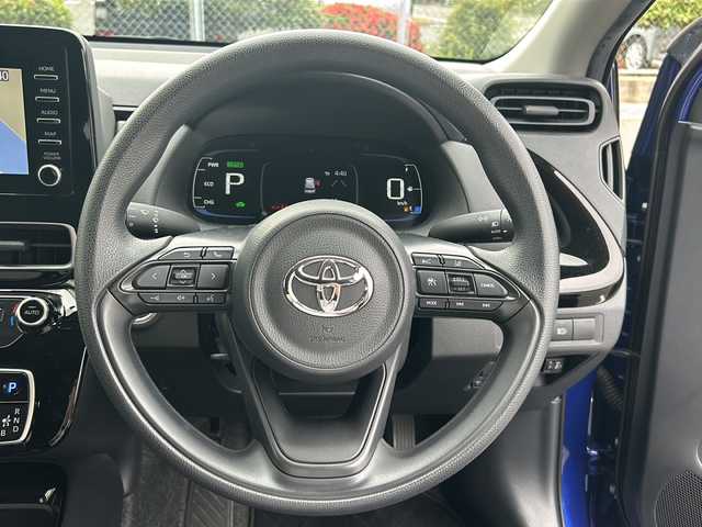 トヨタ アクア X 山口県 2023(令5)年 1.3万km ダークブルーマイカM 純正メモリナビ/・Bluetooth対応(ハンズフリー/オーディオ)/・AM/FMチューナー/・USB入力(音楽・動画再生/給電)/・Miracast対応/・T-Connect/バックカメラ/全周囲カメラ/ETC/ドラレコ/スマートキー×２/プッシュスタート/Toyota Safety Sense/・プリクラッシュセーフティ/・レーントレーシングアシスト/・レーダクルーズコントロール(全車速追従機能付)/・オートマチックハイビーム/・ロードサインアシスト/先行車発進告知機能/パーキングサポートブレーキ/クリアランスソナー