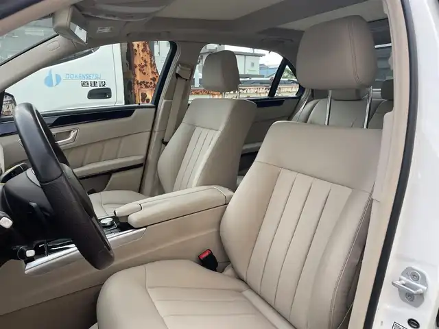メルセデス・ベンツ Ｅ４００ ハイブリッド アバンギャルド 和歌山県 2014(平26)年 7.7万km ダイヤモンドホワイト 純正ナビ（AM/FM.CD.DVD.BLUETOOTH.USB.ワンセグフルセグTV)/バックカメラ/フロントカメラ/全周囲カメラ/サンルーフ/スカイルーフ/アテンションアシスト/D/N席パワーシート/全席シートヒーター/ブラインドスポット/コーナーセンサー/プッシュスタート/ESP/レーンキープアシスト/純正フロアマット