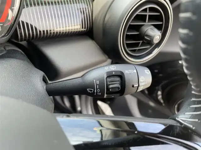 ＭＩＮＩ ミニ クーパー 60イヤーズED 三重県 2021(令3)年 4.3万km ミッドナイト・ブラック・メタリック 登録時42138km/茶革シート/純正ナビ/（AM/FM/Bluetooth）/バックカメラ/ETC/クルーズコントロール/オートライト/シートヒーター/前後ドライブレコーダー/衝突軽減システム/禁煙車