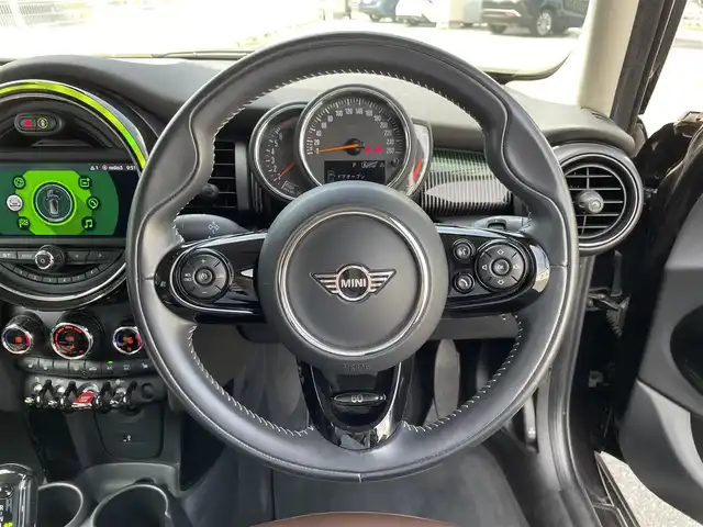ＭＩＮＩ ミニ クーパー 60イヤーズED 三重県 2021(令3)年 4.3万km ミッドナイト・ブラック・メタリック 登録時42138km/茶革シート/純正ナビ/（AM/FM/Bluetooth）/バックカメラ/ETC/クルーズコントロール/オートライト/シートヒーター/前後ドライブレコーダー/衝突軽減システム/禁煙車