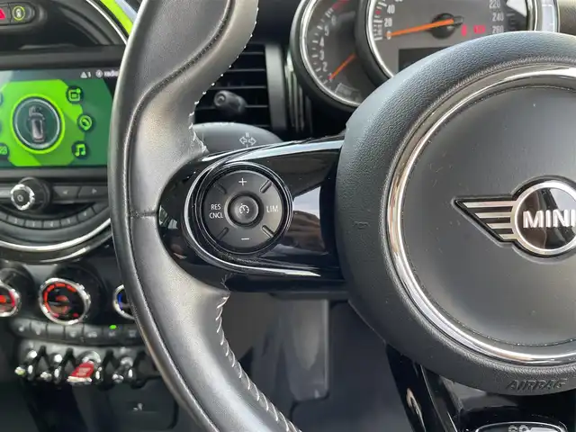 ＭＩＮＩ ミニ クーパー 60イヤーズED 三重県 2021(令3)年 4.3万km ミッドナイト・ブラック・メタリック 登録時42138km/茶革シート/純正ナビ/（AM/FM/Bluetooth）/バックカメラ/ETC/クルーズコントロール/オートライト/シートヒーター/前後ドライブレコーダー/衝突軽減システム/禁煙車