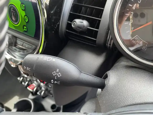 ＭＩＮＩ ミニ クーパー 60イヤーズED 三重県 2021(令3)年 4.3万km ミッドナイト・ブラック・メタリック 登録時42138km/茶革シート/純正ナビ/（AM/FM/Bluetooth）/バックカメラ/ETC/クルーズコントロール/オートライト/シートヒーター/前後ドライブレコーダー/衝突軽減システム/禁煙車