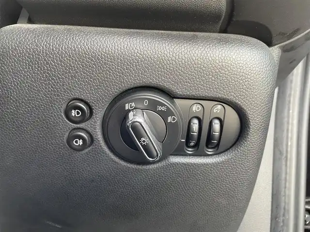 ＭＩＮＩ ミニ クーパー 60イヤーズED 三重県 2021(令3)年 4.3万km ミッドナイト・ブラック・メタリック 登録時42138km/茶革シート/純正ナビ/（AM/FM/Bluetooth）/バックカメラ/ETC/クルーズコントロール/オートライト/シートヒーター/前後ドライブレコーダー/衝突軽減システム/禁煙車
