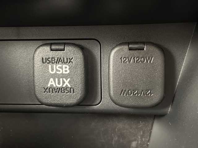 マツダ マツダ２ 15C 道央・札幌 2020(令2)年 5.5万km アークティックホワイト ・４WD/・スマートシティブレーキサポート/・レーンキープアシスト/・ブラインドスポットモニター/・社外ポータブルナビ/・ミラー型バックカメラ/・MTモード付AT/・オートライト/・横滑り防止装置/・コーナーセンサー/・スマートキー・スペアキー１本/・プッシュスタート/・アイドリングストップ/・ETC/・ABS