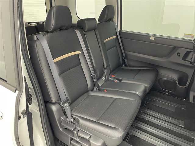 日産 セレナ e－パワー ハイウェイスター V 埼玉県 2023(令5)年 2万km プリズムホワイト 純正エアロ　純正１２．３インチナビ　アラウンドビューモニター　プロパイロット　ビルトインＥＴＣ２．０　ＢＳＩ　インテリジェントルームミラー　ワイヤレス充電　前後ドラレコ　両側電動　ＬＥＤ　地デジＴＶ
