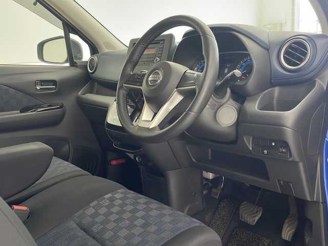 日産 デイズ ハイウェイスターX 沖縄県 2019(令1)年 6.4万km オーシャンブルーP 純正オーディオ　/ＣＤ　/ＡＵＸ　/ＡＭ／ＦＭ　/バックカメラ　/電動格納ウィンカーミラー　/ＬＥＤライト　/スマートキー　/スペアーキー　/プッシュスタート　/ステアリングスイッチ　/ドアバイザー　/コーナーセンサー　/横滑り防止装置　