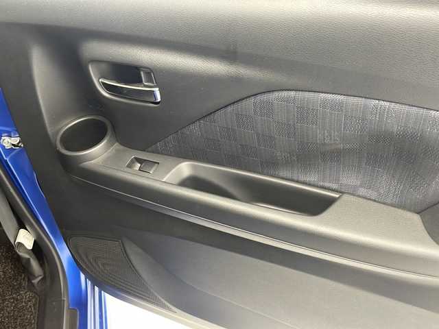 日産 デイズ ハイウェイスターX 沖縄県 2019(令1)年 6.4万km オーシャンブルーP 純正オーディオ　/ＣＤ　/ＡＵＸ　/ＡＭ／ＦＭ　/バックカメラ　/電動格納ウィンカーミラー　/ＬＥＤライト　/スマートキー　/スペアーキー　/プッシュスタート　/ステアリングスイッチ　/ドアバイザー　/コーナーセンサー　/横滑り防止装置　
