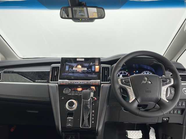 三菱 デリカＤ：５ シャモニー 長野県 2025(令7)年 0.1千km 白Ⅱ 4WD/届出済未使用車/メーカーOP ALPINE11型ナビ/メーカーOP ALPINE12.1型後席モニター/アダプティブクルーズコントロール/レーンキープアシスト/車線逸脱警報/衝突軽減ブレーキ/ブラインドスポットモニター/アイドリングストップ/両側パワースライドドア/パワーバックドア/ハーフレザーシート/前席シートヒーター/運転席パワーシート/ステアリングスイッチ/ステアリングヒーター/パドルシフト/全方位カメラ/LEDヘッドライト/オートライト/オートマチックハイビーム/電動格納ミラー/ウィンカーミラー/電動ホールド/オートホールド/純正18インチAW装着/プッシュスタート/スマートキー/スペアキー1本/取扱説明書/新車保証書