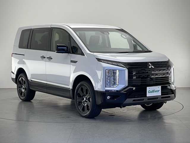 三菱 デリカＤ：５ シャモニー 長野県 2025(令7)年 0.1千km 白Ⅱ 4WD/届出済未使用車/メーカーOP ALPINE11型ナビ/メーカーOP ALPINE12.1型後席モニター/アダプティブクルーズコントロール/レーンキープアシスト/車線逸脱警報/衝突軽減ブレーキ/ブラインドスポットモニター/アイドリングストップ/両側パワースライドドア/パワーバックドア/ハーフレザーシート/前席シートヒーター/運転席パワーシート/ステアリングスイッチ/ステアリングヒーター/パドルシフト/全方位カメラ/LEDヘッドライト/オートライト/オートマチックハイビーム/電動格納ミラー/ウィンカーミラー/電動ホールド/オートホールド/純正18インチAW装着/プッシュスタート/スマートキー/スペアキー1本/取扱説明書/新車保証書