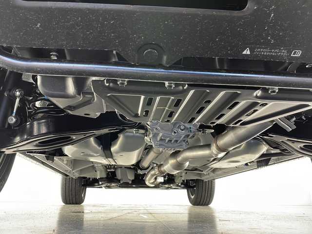 三菱 デリカＤ：５ シャモニー 長野県 2025(令7)年 0.1千km 白Ⅱ 4WD/届出済未使用車/メーカーOP ALPINE11型ナビ/メーカーOP ALPINE12.1型後席モニター/アダプティブクルーズコントロール/レーンキープアシスト/車線逸脱警報/衝突軽減ブレーキ/ブラインドスポットモニター/アイドリングストップ/両側パワースライドドア/パワーバックドア/ハーフレザーシート/前席シートヒーター/運転席パワーシート/ステアリングスイッチ/ステアリングヒーター/パドルシフト/全方位カメラ/LEDヘッドライト/オートライト/オートマチックハイビーム/電動格納ミラー/ウィンカーミラー/電動ホールド/オートホールド/純正18インチAW装着/プッシュスタート/スマートキー/スペアキー1本/取扱説明書/新車保証書