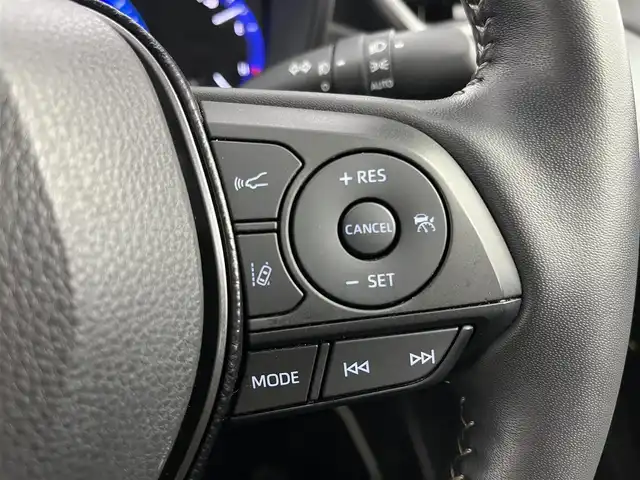トヨタ カローラツーリング ハイブリッド ダブルバイビー 愛知県 2021(令3)年 2.8万km スパークリングブラックパールクリスタルシャイン 純正9インチディスプレオーディオ/・フルセグテレビ/・Bluetooth接続/・AM/FMラジオ/・USB入力端子/・交通情報/・Miracast/シートヒーター/ステアリングヒーター/バックカメラ/スマートキー/プッシュスタート/ETC2.0/ドライブレコーダー/Toyota Safty Sense/・プリクラッシュセーフティ/・レーントレーシングアシスト/・レーダークルーズコントロール(全車速追従機能付)/・オートマチックハイビーム/・ロードサインアシスト/インテリジェントクリアランスソナー/車両接近通報装置/先行車発進告知機能/純正17インチアルミホイール/