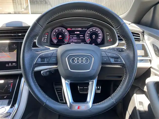 アウディ Ｑ８ 55TFSIクワトロ デビューPKG Sライン 福岡県 2020(令2)年 3.7万km 紺 法人ワンオーナー/保証書/記録簿/スペアキー/バング&オルフセンスピーカーシステム/コンフォートアシスタンスパッケージ/マトリクスLEDヘッドライト/バーチャルコックピット/プレセンス360/グレー内装/アルミホイール5ツインアームデザインコントラスト/グレーパートリーポリッシュド22インチ