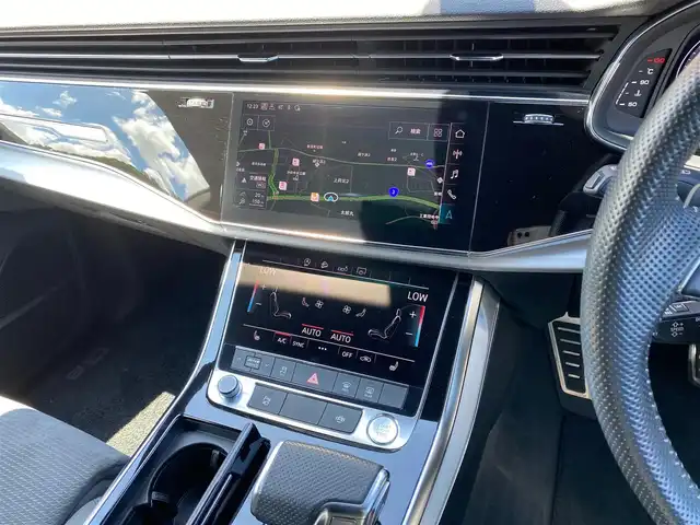 アウディ Ｑ８ 55TFSIクワトロ デビューPKG Sライン 福岡県 2020(令2)年 3.7万km 紺 法人ワンオーナー/保証書/記録簿/スペアキー/バング&オルフセンスピーカーシステム/コンフォートアシスタンスパッケージ/マトリクスLEDヘッドライト/バーチャルコックピット/プレセンス360/グレー内装/アルミホイール5ツインアームデザインコントラスト/グレーパートリーポリッシュド22インチ