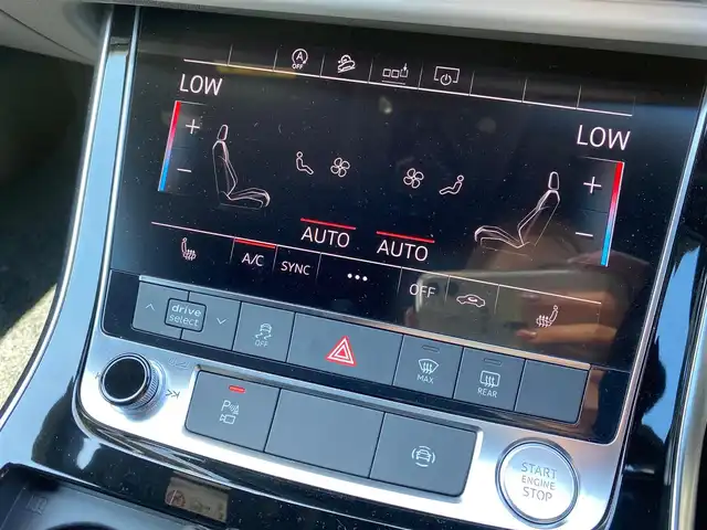 アウディ Ｑ８ 55TFSIクワトロ デビューPKG Sライン 福岡県 2020(令2)年 3.7万km 紺 法人ワンオーナー/保証書/記録簿/スペアキー/バング&オルフセンスピーカーシステム/コンフォートアシスタンスパッケージ/マトリクスLEDヘッドライト/バーチャルコックピット/プレセンス360/グレー内装/アルミホイール5ツインアームデザインコントラスト/グレーパートリーポリッシュド22インチ