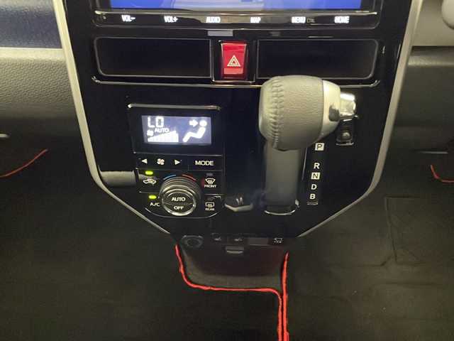 トヨタ タンク カスタムG－T 宮崎県 2019(令1)年 4.1万km ブラックマイカメタリック/レーザーブルークリスタルシャイン 2トーン 禁煙車/衝突被害軽減ブレーキ/純正9型ナビTV/（NSZT-Y68T/CD/DVD/Bluetooth/フルセグTV）/純正ビルトイン2.0ETC/純正LEDオートライト/純正LEDフォグ/純正15インチアルミ/純正フロアマット/両側電動スライドドア/クルーズコントロール/オートマチックハイビーム/クリアランスソナー/オートエアコン/前席シートヒーター/ウインカードアミラー/オート電動格納ミラー/スマートキー/プッシュエンジンスタート/新車時保証書/取扱い説明書