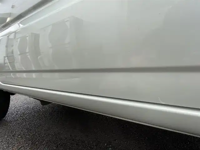 スズキ ジムニー ランドベンチャー 大分県 2017(平29)年 7.1万km パールホワイト 社外メモリナビ(CN-RE03D)/【フルセグTV/Bluetooth/DVD/CD/ラジオ/SD】/ETC/ハーフレザーシート/運転席シートヒーター/背面タイヤ（ハードカバー付き）/純正16インチAW/純正フロアマット/ドアバイザー/マッドプラップ/ウィンカーミラー/電動格納ミラー/リモコンキー1本/保証書/取扱説明書