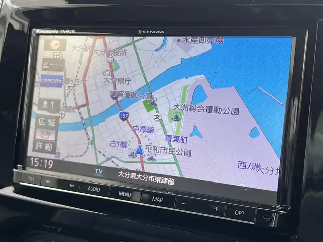 スズキ ジムニー ランドベンチャー 大分県 2017(平29)年 7.1万km パールホワイト 社外メモリナビ(CN-RE03D)/【フルセグTV/Bluetooth/DVD/CD/ラジオ/SD】/ETC/ハーフレザーシート/運転席シートヒーター/背面タイヤ（ハードカバー付き）/純正16インチAW/純正フロアマット/ドアバイザー/マッドプラップ/ウィンカーミラー/電動格納ミラー/リモコンキー1本/保証書/取扱説明書