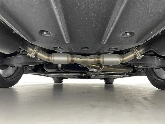 レクサス ＥＳ 300h Fスポーツ 群馬県 2021(令3)年 2.4万km ホワイトノーヴァガラスフレーク ムーンルーフ/TRDエアロ(フロント/サイド/リアアンダー)/TRDマフラー/＝＝＝＝＝/黒本革シート/シートヒーター/シートベンチレーション/パワーシート/ポジションメモリー/ステアリングヒーター/純正メーカーナビ/・CD/DVD/BD/SD（MSV）/USB/Bluetooth/Miracast/フルセグTV/パノラミックビューモニター/前後ドラレコ/パドルシフト/ビルトインETC２．０/追従クルーズコントロール/レクサスセーフティシステム/三眼LEDヘッドライト/オーライト/AHB/Fフォグ/パワートランク/R電動サンシェード/電動チルトステアリング