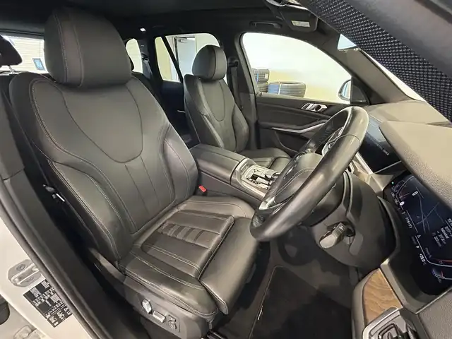 ＢＭＷ ＢＭＷ Ｘ５ xDrive 35d プレジャー3ED 熊本県 2021(令3)年 2.3万km 白 プレジャー3エディション/・純正エアサスペンションシステム/・純正21インチアロイアルミホイール/・ヘッドアップディスプレイ/・ブラックフルレザーシート/シートヒーター/パワーシート/パノラマサンルーフ/純正HDDナビ/AppleCarPlay/Bluetooth/USB/フルセグテレビ/ハーマンカードンサラウンドシステム/360°カメラ/コーナーセンサー/パーキングアシスト/Aクルーズコントロール/ワイヤレス充電/パワートランクドア/ETC2.0/インテリジェントセーフティー/ブレーキアシスト/ブラインドスポットモニター/コンフォートアクセス/LEDヘッドライト/LEDフォグライト/オートマチックハイビーム