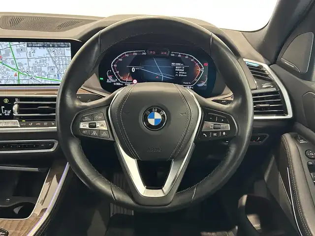 ＢＭＷ ＢＭＷ Ｘ５ xDrive 35d プレジャー3ED 熊本県 2021(令3)年 2.3万km 白 プレジャー3エディション/・純正エアサスペンションシステム/・純正21インチアロイアルミホイール/・ヘッドアップディスプレイ/・ブラックフルレザーシート/シートヒーター/パワーシート/パノラマサンルーフ/純正HDDナビ/AppleCarPlay/Bluetooth/USB/フルセグテレビ/ハーマンカードンサラウンドシステム/360°カメラ/コーナーセンサー/パーキングアシスト/Aクルーズコントロール/ワイヤレス充電/パワートランクドア/ETC2.0/インテリジェントセーフティー/ブレーキアシスト/ブラインドスポットモニター/コンフォートアクセス/LEDヘッドライト/LEDフォグライト/オートマチックハイビーム