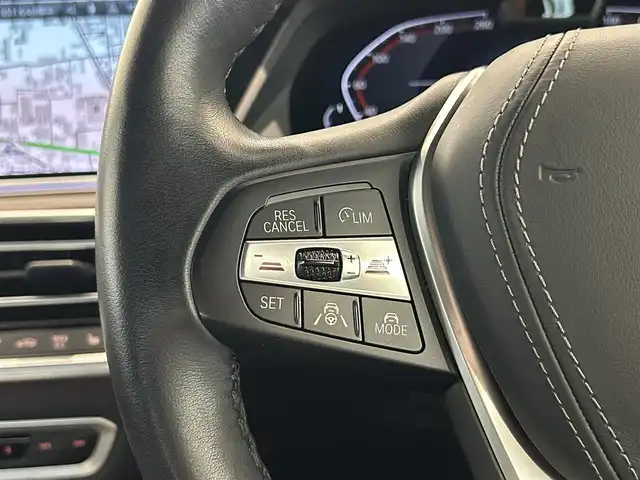 ＢＭＷ ＢＭＷ Ｘ５ xDrive 35d プレジャー3ED 熊本県 2021(令3)年 2.3万km 白 プレジャー3エディション/・純正エアサスペンションシステム/・純正21インチアロイアルミホイール/・ヘッドアップディスプレイ/・ブラックフルレザーシート/シートヒーター/パワーシート/パノラマサンルーフ/純正HDDナビ/AppleCarPlay/Bluetooth/USB/フルセグテレビ/ハーマンカードンサラウンドシステム/360°カメラ/コーナーセンサー/パーキングアシスト/Aクルーズコントロール/ワイヤレス充電/パワートランクドア/ETC2.0/インテリジェントセーフティー/ブレーキアシスト/ブラインドスポットモニター/コンフォートアクセス/LEDヘッドライト/LEDフォグライト/オートマチックハイビーム