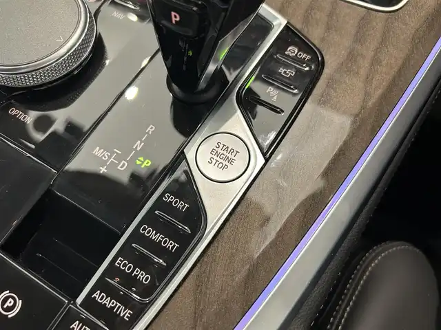 ＢＭＷ ＢＭＷ Ｘ５ xDrive 35d プレジャー3ED 熊本県 2021(令3)年 2.3万km 白 プレジャー3エディション/・純正エアサスペンションシステム/・純正21インチアロイアルミホイール/・ヘッドアップディスプレイ/・ブラックフルレザーシート/シートヒーター/パワーシート/パノラマサンルーフ/純正HDDナビ/AppleCarPlay/Bluetooth/USB/フルセグテレビ/ハーマンカードンサラウンドシステム/360°カメラ/コーナーセンサー/パーキングアシスト/Aクルーズコントロール/ワイヤレス充電/パワートランクドア/ETC2.0/インテリジェントセーフティー/ブレーキアシスト/ブラインドスポットモニター/コンフォートアクセス/LEDヘッドライト/LEDフォグライト/オートマチックハイビーム