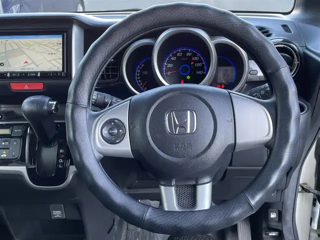 ホンダ Ｎ ＢＯＸ カスタム G SSパッケージ 東京都 2014(平26)年 10.6万km プレミアムホワイトパール カロツェリアナビ/＜フルセグ/SD/CD/DVD/BT＞/両側パワースライドドア/ＥＣＯＮ/あんしんパッケージ/＜シティブレーキアクティブシステム/前席用i-サイドエアバックシステム/サイドカーテンエアバックシステム＞/プラズマクラスター搭載ＡＡＣ/アレルクリーンシート/純正フロアマット/ドアバイザー/純正フルエアロ/プッシュスタート/横滑り制御機能/キセノンヘッドライト/フロントフォグランプ