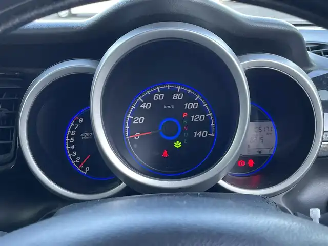 ホンダ Ｎ ＢＯＸ カスタム G SSパッケージ 東京都 2014(平26)年 10.6万km プレミアムホワイトパール カロツェリアナビ/＜フルセグ/SD/CD/DVD/BT＞/両側パワースライドドア/ＥＣＯＮ/あんしんパッケージ/＜シティブレーキアクティブシステム/前席用i-サイドエアバックシステム/サイドカーテンエアバックシステム＞/プラズマクラスター搭載ＡＡＣ/アレルクリーンシート/純正フロアマット/ドアバイザー/純正フルエアロ/プッシュスタート/横滑り制御機能/キセノンヘッドライト/フロントフォグランプ