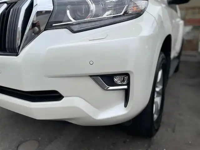 トヨタ ランドクルーザー プラド TX 愛知県 2019(平31)年 7.3万km ホワイトパールクリスタルシャイン /当店買取/禁煙/1オーナー/ディーゼル/ターボ/7人乗//社外ナビMDV-S706L//フルセグTV/CD/DVD/SD/ Bluetooth/USB/ipod//バックカメラ//PCS/LDA/レーダークルーズコントロール//カーテンエアバック//LEDヘッド/Aライト/AHB/LEDフォグ//ドラレコ/ETC//保証書/取説/スペアキー
