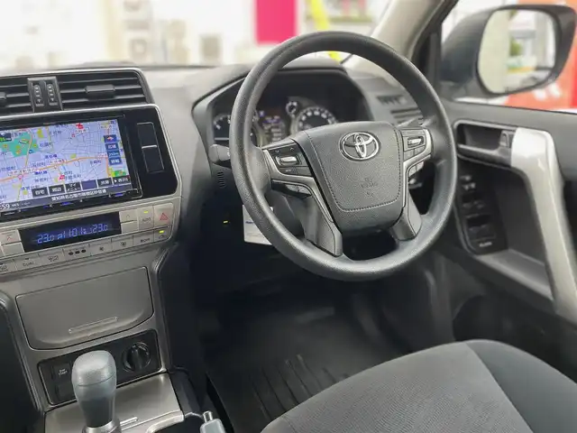 トヨタ ランドクルーザー プラド TX 愛知県 2019(平31)年 7.3万km ホワイトパールクリスタルシャイン /当店買取/禁煙/1オーナー/ディーゼル/ターボ/7人乗//社外ナビMDV-S706L//フルセグTV/CD/DVD/SD/ Bluetooth/USB/ipod//バックカメラ//PCS/LDA/レーダークルーズコントロール//カーテンエアバック//LEDヘッド/Aライト/AHB/LEDフォグ//ドラレコ/ETC//保証書/取説/スペアキー