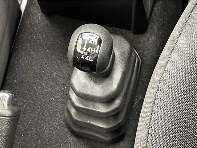 スズキ ジムニー ノマド FC 千葉県 2025(令7)年 0.1万km 黒 スズキセーフティサポート/レーダークルーズコントロール/レーンキープアシスト/衝突軽減ブレーキ/クリアランスソナー/ダウンヒルアシスト/前席シートヒーター/ヒーテッドミラー/LEDライト/フォグランプ/バックカメラ/４WD/スタートボタン/スマートキー