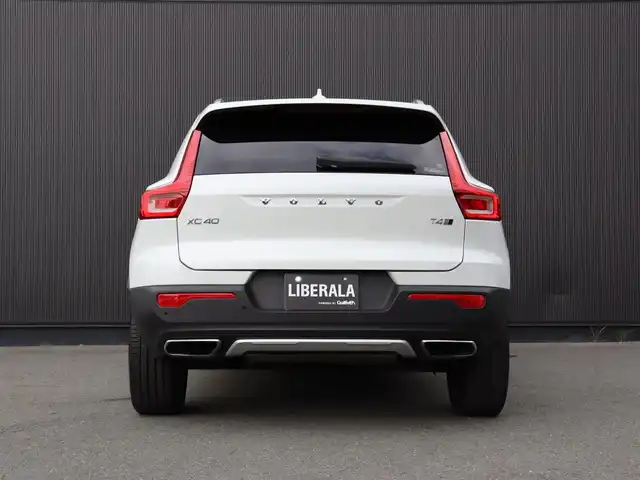 ボルボ ＸＣ４０ T4 AWD インスクリプション 静岡県 2019(平31)年 3.5万km 白 harmankardon /純正ナビ /carplay　360°カメラ BT USB フルセグTV /クリスタルシフトノブ /自動駐車 /革シート シートヒーター パワーシート /ACC BSM　LKA　/パワーバックドア /前後ドラレコ　/無線充電