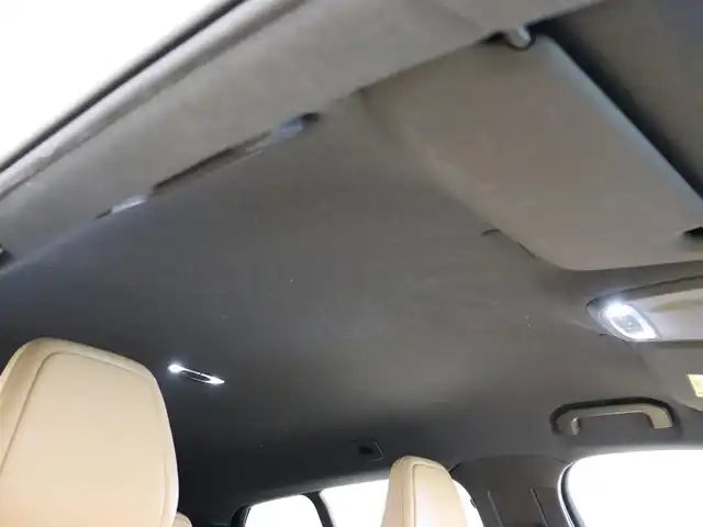 ボルボ ＸＣ４０ T4 AWD インスクリプション 静岡県 2019(平31)年 3.5万km 白 harmankardon /純正ナビ /carplay　360°カメラ BT USB フルセグTV /クリスタルシフトノブ /自動駐車 /革シート シートヒーター パワーシート /ACC BSM　LKA　/パワーバックドア /前後ドラレコ　/無線充電