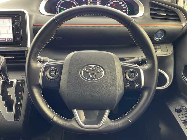 トヨタ シエンタ ハイブリッド G 岐阜県 2016(平28)年 6.4万km ホワイトパールクリスタルシャイン 純正7インチナビ/　(AM/FM/CD/DVD/フルセグTV/Bluetooth)/バックカメラ/トヨタセーフティセンス/プリクラッシュセーフティ/レーンディパーチャーアラート/オートハイビーム/LEDヘッドライト/シートヒーター/革巻きステアリング/両側パワースライドドア/純正フロアマット/ETC