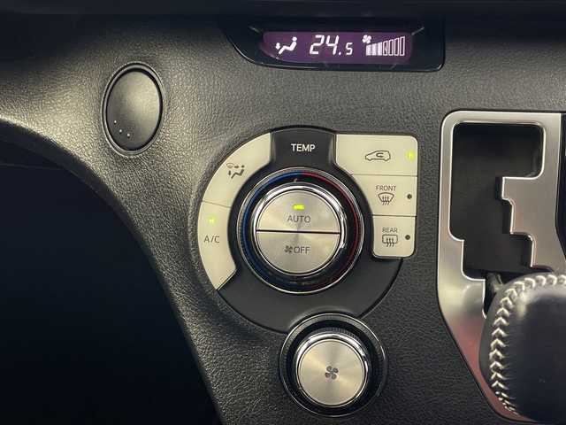 トヨタ シエンタ ハイブリッド G 岐阜県 2016(平28)年 6.4万km ホワイトパールクリスタルシャイン 純正7インチナビ/　(AM/FM/CD/DVD/フルセグTV/Bluetooth)/バックカメラ/トヨタセーフティセンス/プリクラッシュセーフティ/レーンディパーチャーアラート/オートハイビーム/LEDヘッドライト/シートヒーター/革巻きステアリング/両側パワースライドドア/純正フロアマット/ETC