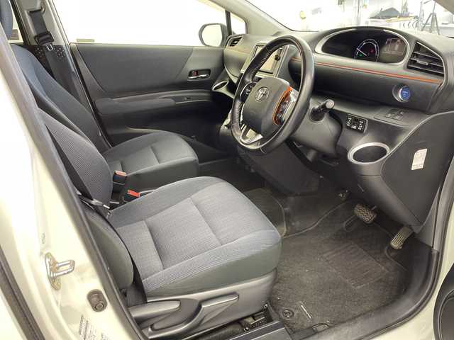 トヨタ シエンタ ハイブリッド G 岐阜県 2016(平28)年 6.4万km ホワイトパールクリスタルシャイン 純正7インチナビ/　(AM/FM/CD/DVD/フルセグTV/Bluetooth)/バックカメラ/トヨタセーフティセンス/プリクラッシュセーフティ/レーンディパーチャーアラート/オートハイビーム/LEDヘッドライト/シートヒーター/革巻きステアリング/両側パワースライドドア/純正フロアマット/ETC