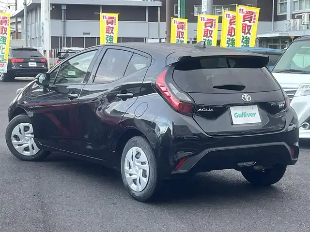 トヨタ アクア X 島根県 2022(令4)年 5.6万km ブラックマイカ 純正メモリナビ　/Bluetooth接続　/バックカメラ　/ビルトインETC　/クルーズコントロール　/アイドリングストップ　/衝突軽減ブレーキ　/レーンキープアシスト/オートハイビーム／ライト　/スマートキー　/プッシュスタート　/純正LEDヘッドライト/純正フロアマット/保証書・取扱説明書（本体＋ナビ）