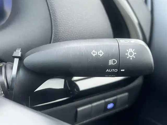 トヨタ アクア X 島根県 2022(令4)年 5.6万km ブラックマイカ 純正メモリナビ　/Bluetooth接続　/バックカメラ　/ビルトインETC　/クルーズコントロール　/アイドリングストップ　/衝突軽減ブレーキ　/レーンキープアシスト/オートハイビーム／ライト　/スマートキー　/プッシュスタート　/純正LEDヘッドライト/純正フロアマット/保証書・取扱説明書（本体＋ナビ）