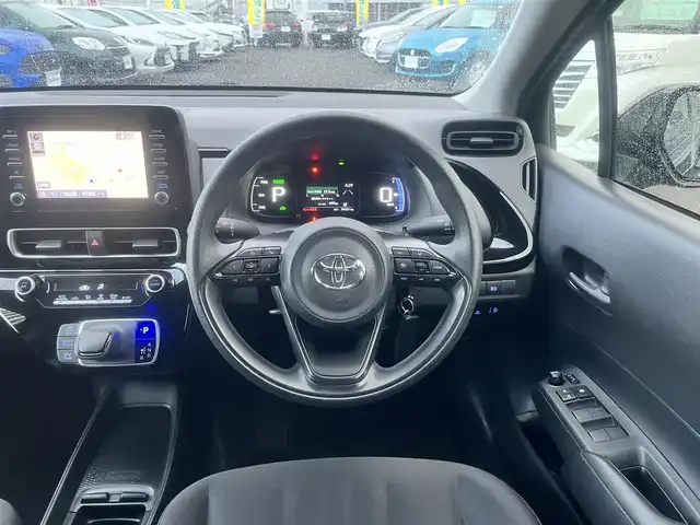 トヨタ アクア X 島根県 2022(令4)年 5.6万km ブラックマイカ 純正メモリナビ　/Bluetooth接続　/バックカメラ　/ビルトインETC　/クルーズコントロール　/アイドリングストップ　/衝突軽減ブレーキ　/レーンキープアシスト/オートハイビーム／ライト　/スマートキー　/プッシュスタート　/純正LEDヘッドライト/純正フロアマット/保証書・取扱説明書（本体＋ナビ）