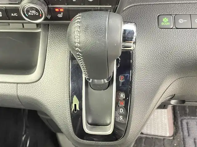 ホンダ Ｎ ＢＯＸ カスタム G L ターボ ホンダセンシング 千葉県 2020(令2)年 3.7万km ブリリアントスポーティブルーメタリック2トーン 禁煙車/Honda SENSING/・衝突軽減ブレーキ/・誤発進抑制機能/・路外逸脱抑制機能/・車線維持支援システム/・アダプティブクルーズコントロール/両側パワースライドドア/社外8インチナビ/CD/DVD/Bluetooth/フルセグTV/バックカメラ/レーダークルーズコントロール/LEDオートライト/ハーフレザーシート/シートヒーター/純正15インチアルミホイール/純正フロアマット/パドルシフト/アイドリングストップ/オートエアコン/USBポート/プッシュスタート/スマートキー