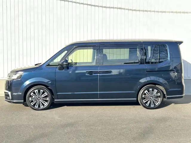 ホンダ ステップワゴン スパーダ eHEV プレミアムライン 群馬県 2022(令4)年 3.1万km ミッドナイトブルービームM 純正SDナビ/ (AM/FM/CD/DVD/BT/SD/USB/TV)/両側パワースライドドア/マルチビューモニター/フリップダウンモニター/パワーバックドア/ホンダセンシング/　・衝突軽減ブレーキ/　・踏み間違い衝突軽減システム/　・歩行者事故低減ステアリング/　・路外逸脱抑制機能/　・先行車発進お知らせ機能/　・標識認識機能/　・車線維持支援システム/パーキングブレーキスイッチ/オートマチックブレーキホールド/純正ドライブレコーダー(フロント)/社外ドライブレコーダー(リア)/ETC/純正フロアマット/純正ドアバイザー/全席シートヒーター/パドルシフト/全席USBチャージャー