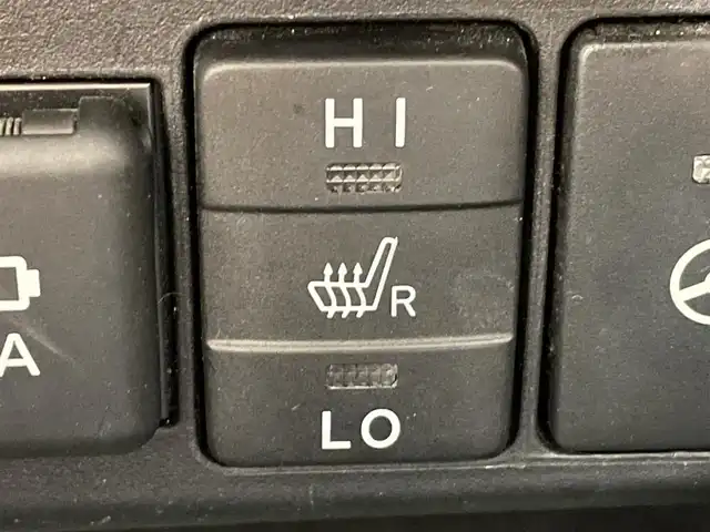 トヨタ シエンタ G クエロ 愛知県 2021(令3)年 4万km ヴィンテージブラウンパールクリスタルシャイン 純正ナビ(NSZT-W68T)/(AM/FM/DISC/フルセグTV/SD/Bluetooth/HDMI/USB)/純正フリップダウンモニター　/パノラミックビューモニター　/両側パワースライドドア　/トヨタセーフティセンス　/　　-プリクラッシュセーフティ/　　-レーンディパーチャーアラート/　　-オートマチックハイビーム/シートヒーター　/ビルトインETC/ＬＥＤヘッドライト/LEDフォグランプ　/ドライブレコーダー　/ステアリングヒーター　/クリアランスソナー/USB/HDMI端子/アイドリングストップ