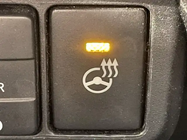 トヨタ シエンタ G クエロ 愛知県 2021(令3)年 4万km ヴィンテージブラウンパールクリスタルシャイン 純正ナビ(NSZT-W68T)/(AM/FM/DISC/フルセグTV/SD/Bluetooth/HDMI/USB)/純正フリップダウンモニター　/パノラミックビューモニター　/両側パワースライドドア　/トヨタセーフティセンス　/　　-プリクラッシュセーフティ/　　-レーンディパーチャーアラート/　　-オートマチックハイビーム/シートヒーター　/ビルトインETC/ＬＥＤヘッドライト/LEDフォグランプ　/ドライブレコーダー　/ステアリングヒーター　/クリアランスソナー/USB/HDMI端子/アイドリングストップ