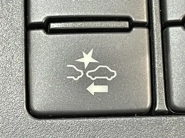 トヨタ シエンタ G クエロ 愛知県 2021(令3)年 4万km ヴィンテージブラウンパールクリスタルシャイン 純正ナビ(NSZT-W68T)/(AM/FM/DISC/フルセグTV/SD/Bluetooth/HDMI/USB)/純正フリップダウンモニター　/パノラミックビューモニター　/両側パワースライドドア　/トヨタセーフティセンス　/　　-プリクラッシュセーフティ/　　-レーンディパーチャーアラート/　　-オートマチックハイビーム/シートヒーター　/ビルトインETC/ＬＥＤヘッドライト/LEDフォグランプ　/ドライブレコーダー　/ステアリングヒーター　/クリアランスソナー/USB/HDMI端子/アイドリングストップ