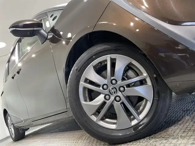 トヨタ シエンタ G クエロ 愛知県 2021(令3)年 4万km ヴィンテージブラウンパールクリスタルシャイン 純正ナビ(NSZT-W68T)/(AM/FM/DISC/フルセグTV/SD/Bluetooth/HDMI/USB)/純正フリップダウンモニター　/パノラミックビューモニター　/両側パワースライドドア　/トヨタセーフティセンス　/　　-プリクラッシュセーフティ/　　-レーンディパーチャーアラート/　　-オートマチックハイビーム/シートヒーター　/ビルトインETC/ＬＥＤヘッドライト/LEDフォグランプ　/ドライブレコーダー　/ステアリングヒーター　/クリアランスソナー/USB/HDMI端子/アイドリングストップ