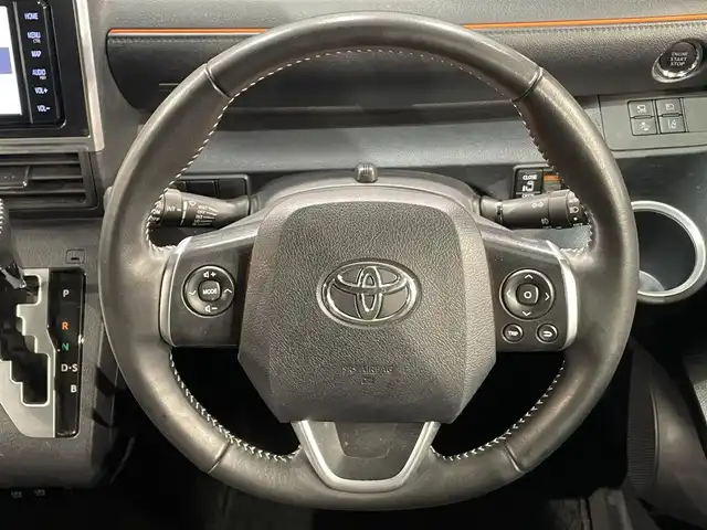 トヨタ シエンタ G クエロ 愛知県 2021(令3)年 4万km ヴィンテージブラウンパールクリスタルシャイン 純正ナビ(NSZT-W68T)/(AM/FM/DISC/フルセグTV/SD/Bluetooth/HDMI/USB)/純正フリップダウンモニター　/パノラミックビューモニター　/両側パワースライドドア　/トヨタセーフティセンス　/　　-プリクラッシュセーフティ/　　-レーンディパーチャーアラート/　　-オートマチックハイビーム/シートヒーター　/ビルトインETC/ＬＥＤヘッドライト/LEDフォグランプ　/ドライブレコーダー　/ステアリングヒーター　/クリアランスソナー/USB/HDMI端子/アイドリングストップ