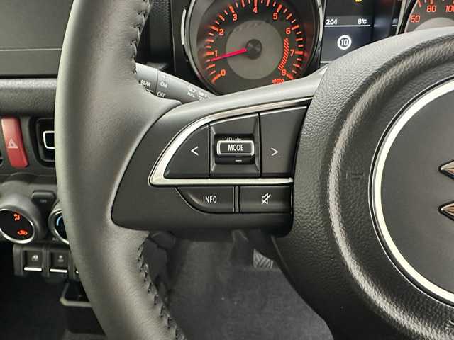 スズキ ジムニー シエラ JC 兵庫県 2025(令7)年 0.1千km ピュアホワイトP 登録済未使用車/シートヒーター/背面タイヤ/5速MT/クルーズコントロール/クリアランスソナー/純正15インチアルミホイール/トランスファー/アイドリングストップ/LEDヘッドライト/フォグライト/オートライト/レーンキープアシスト/スマートキー