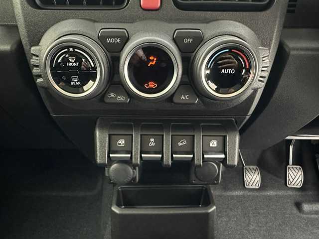 スズキ ジムニー シエラ JC 兵庫県 2025(令7)年 0.1千km ピュアホワイトP 登録済未使用車/シートヒーター/背面タイヤ/5速MT/クルーズコントロール/クリアランスソナー/純正15インチアルミホイール/トランスファー/アイドリングストップ/LEDヘッドライト/フォグライト/オートライト/レーンキープアシスト/スマートキー